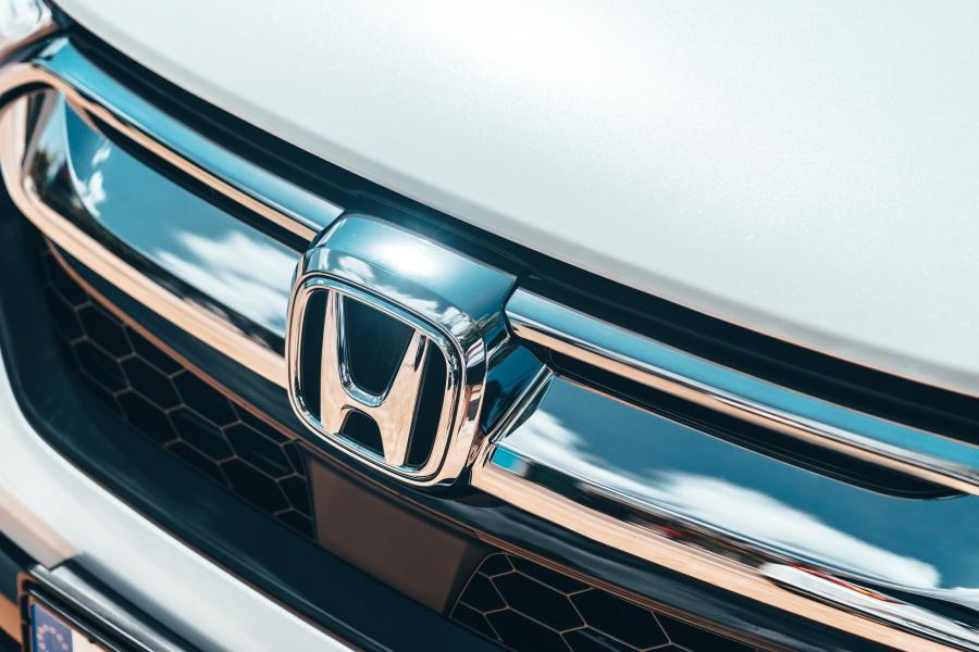 Логотип Honda CR-V Hybrid 2018 года  (EU) (фото 30 из 56)